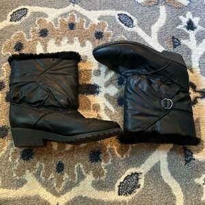 FAUX FUR LINED BLACK WEATHERPROOF HEELED